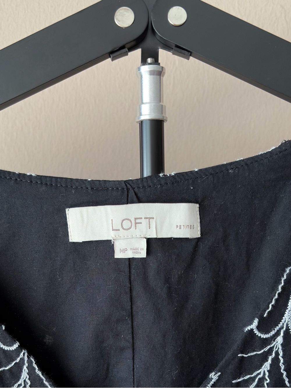 LOFT Medium Petite Black Floral Embroidered
Shift Dress Flutter Sleeve V-Neck - Picture 5 of 5